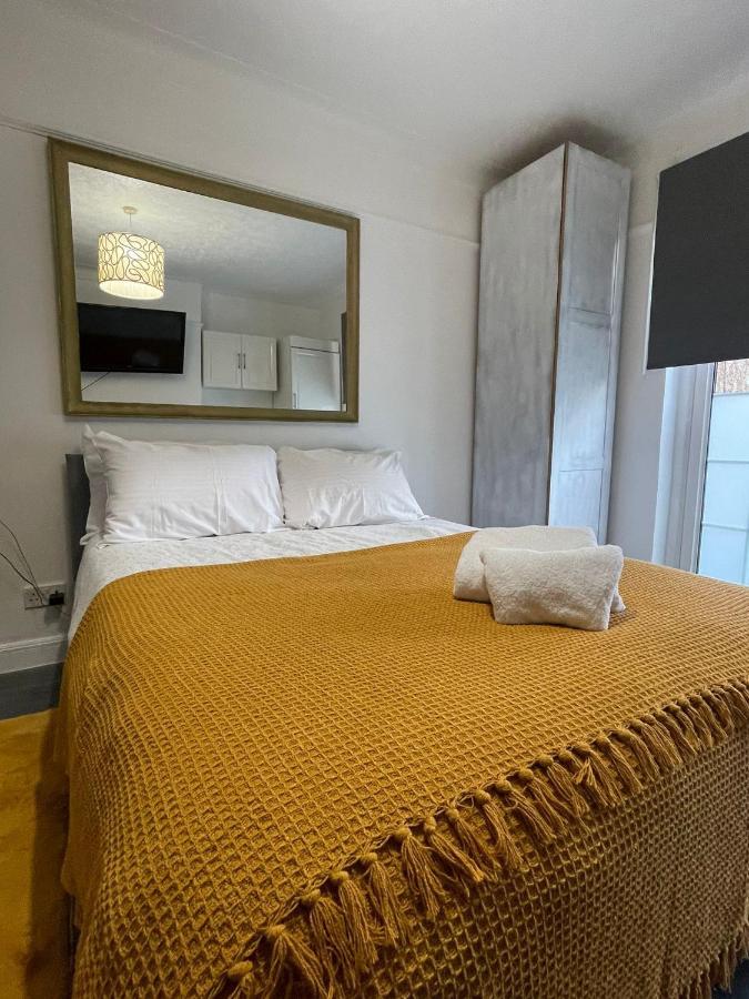 Beautiful Private Rooms In London Central Willesden Green Bagian luar foto